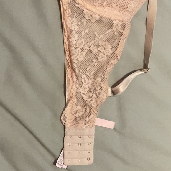 Victoria’s Secret Plunge Bra  lace lined. Nude color. EUC - Picture 3 of 7
